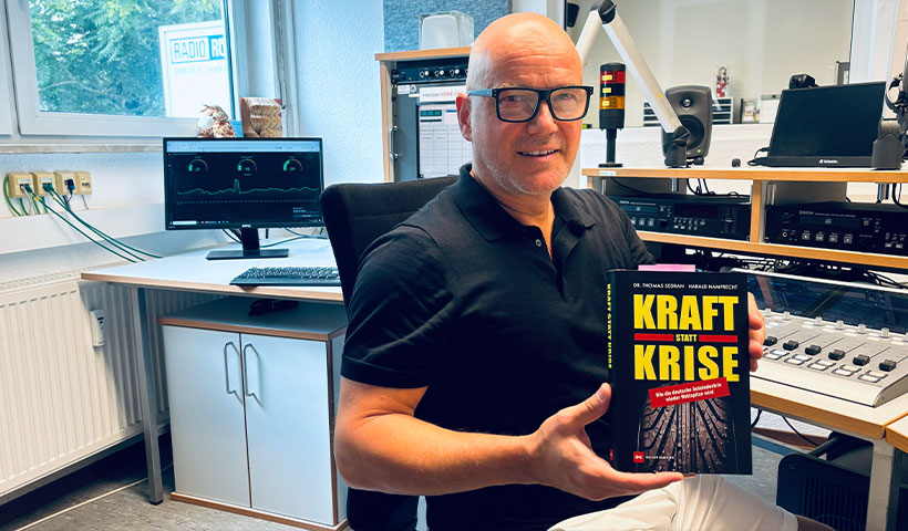 Harald Hamprecht bei der Buchpräsentation bei Radio Rüsselsheim